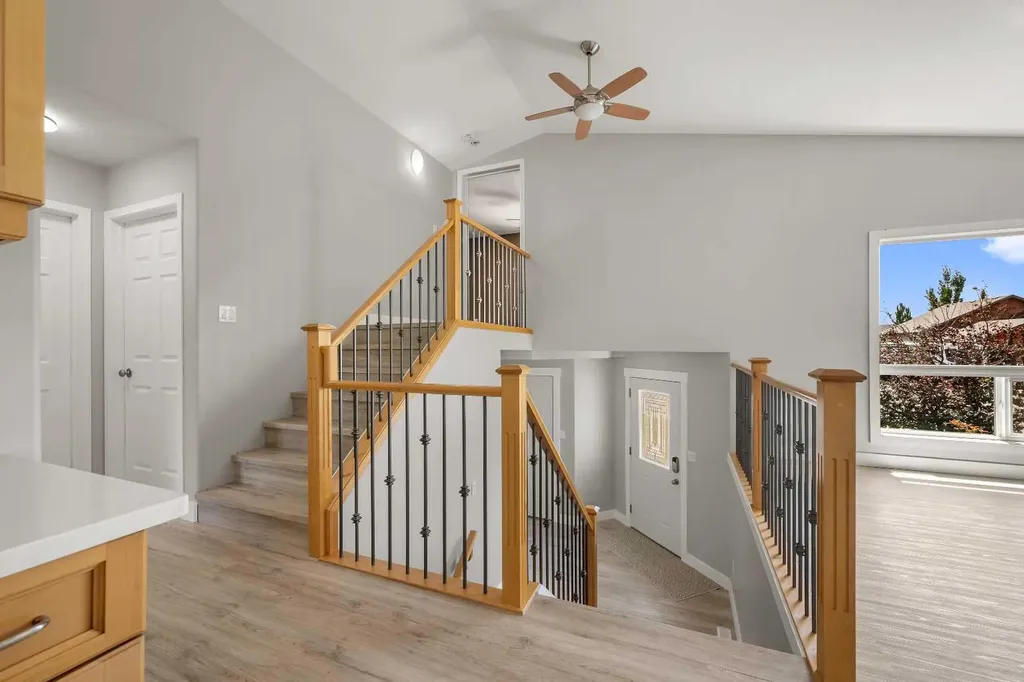 5220 21 Street Lloydminster AB T9V 3G3