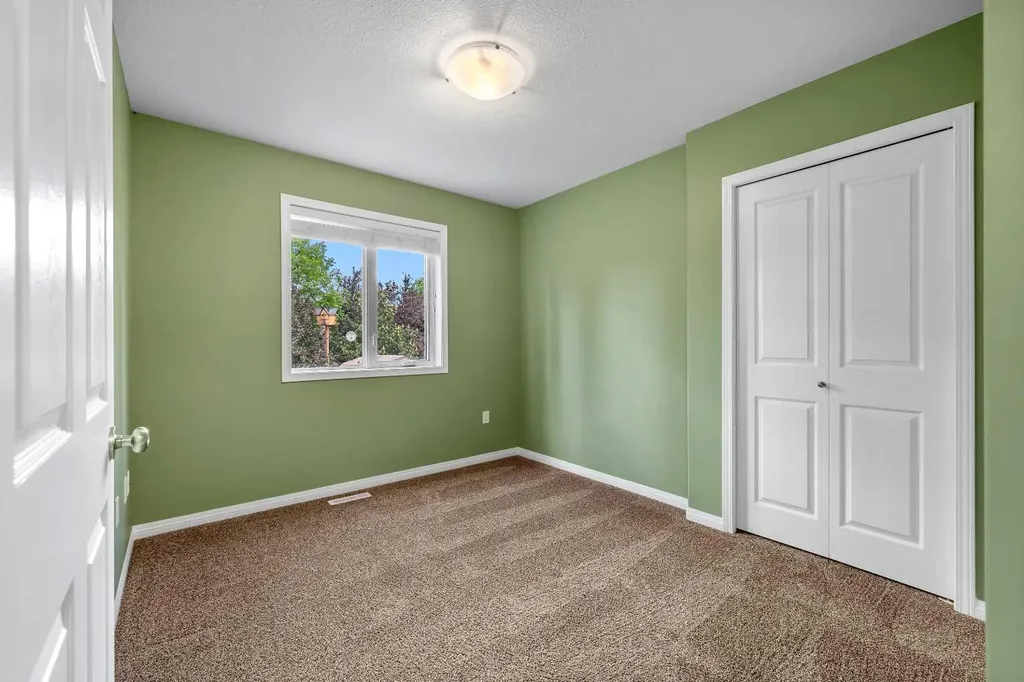 5220 21 Street Lloydminster AB T9V 3G3