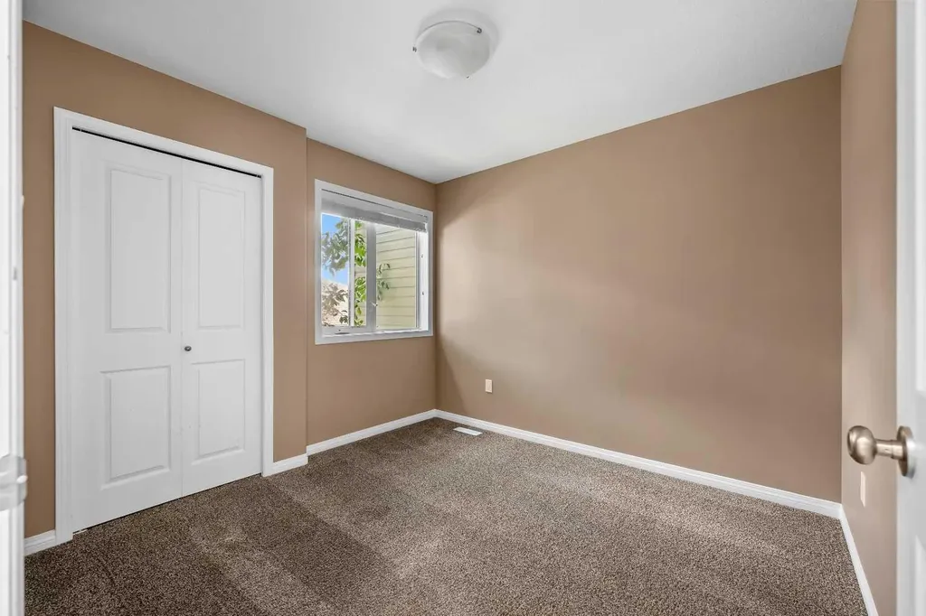 5220 21 Street Lloydminster AB T9V 3G3