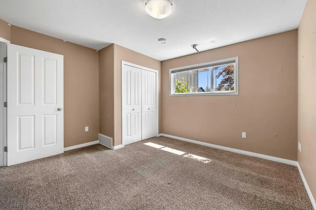 5220 21 Street Lloydminster AB T9V 3G3