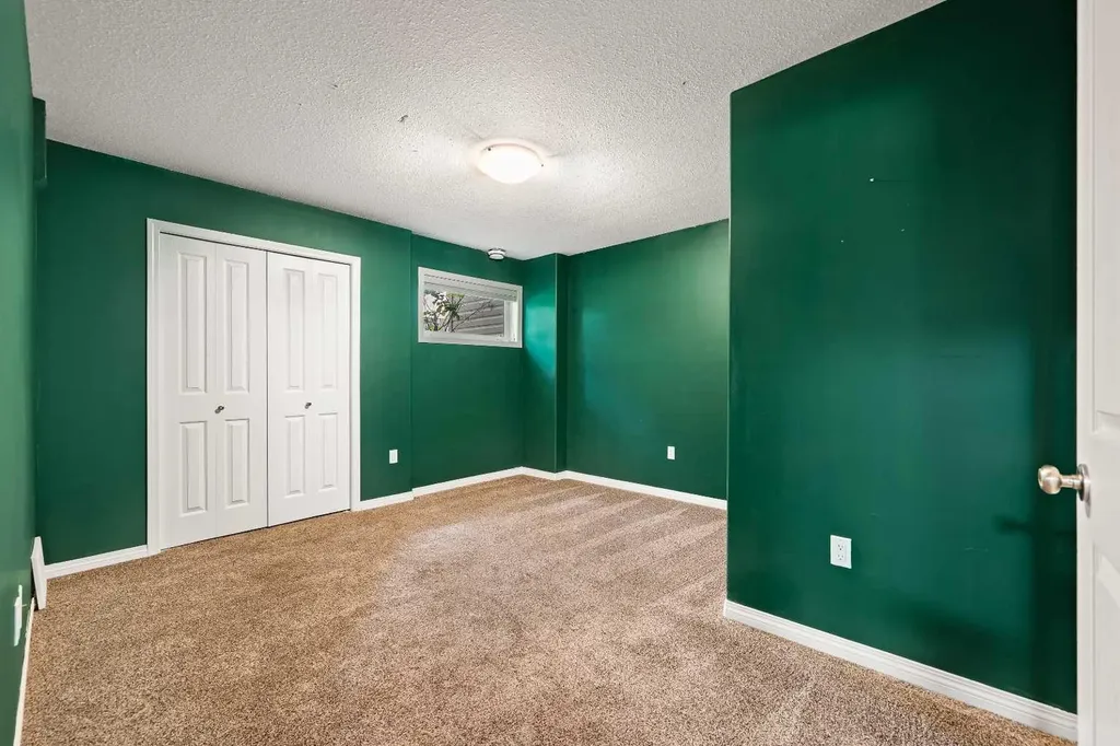 5220 21 Street Lloydminster AB T9V 3G3