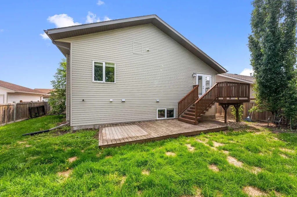 5220 21 Street Lloydminster AB T9V 3G3