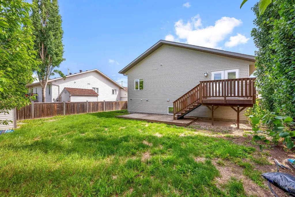 5220 21 Street Lloydminster AB T9V 3G3