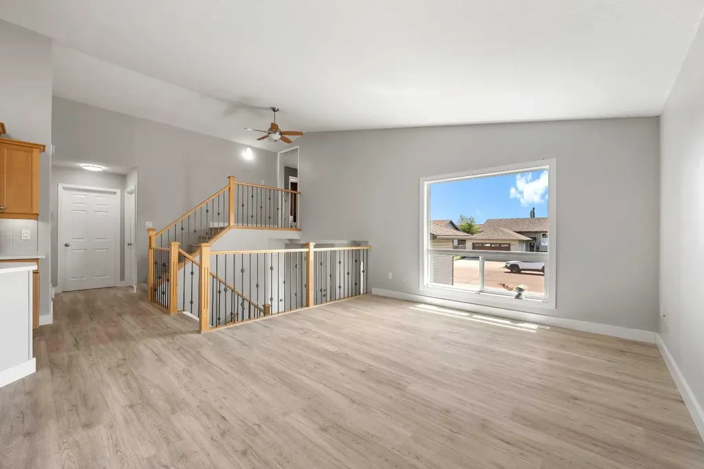 5220 21 Street Lloydminster AB T9V 3G3