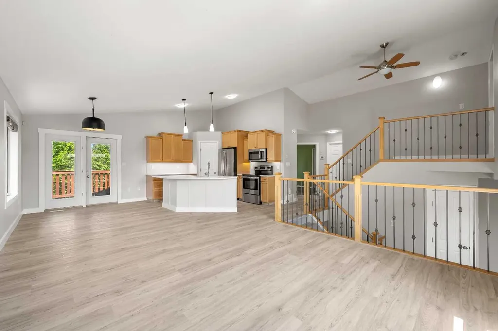 5220 21 Street Lloydminster AB T9V 3G3