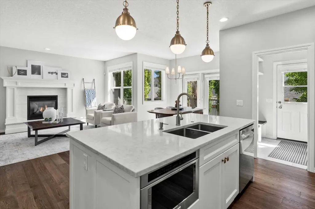 113 Ypres Green SW Calgary AB T2T6M3