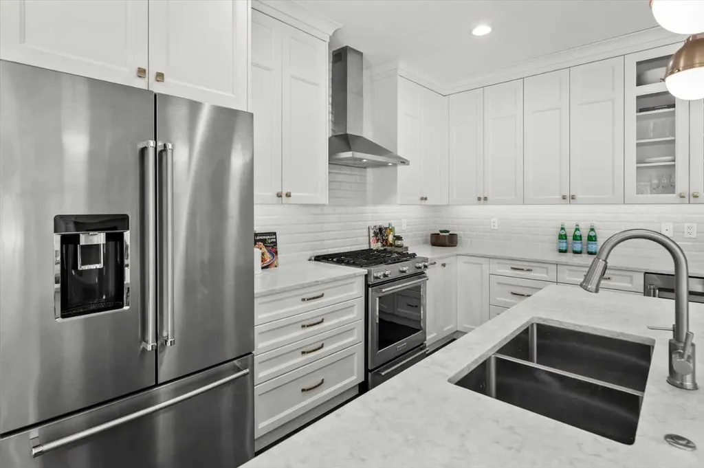113 Ypres Green SW Calgary AB T2T6M3