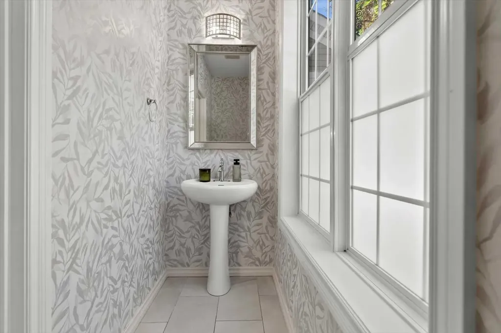 113 Ypres Green SW Calgary AB T2T6M3