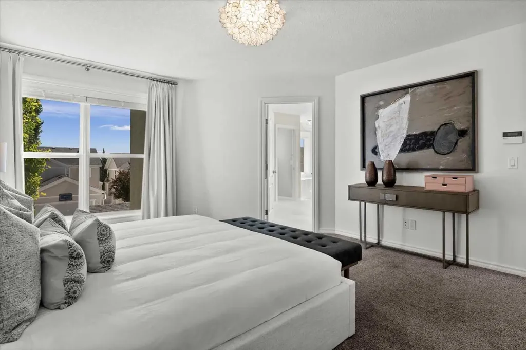 113 Ypres Green SW Calgary AB T2T6M3