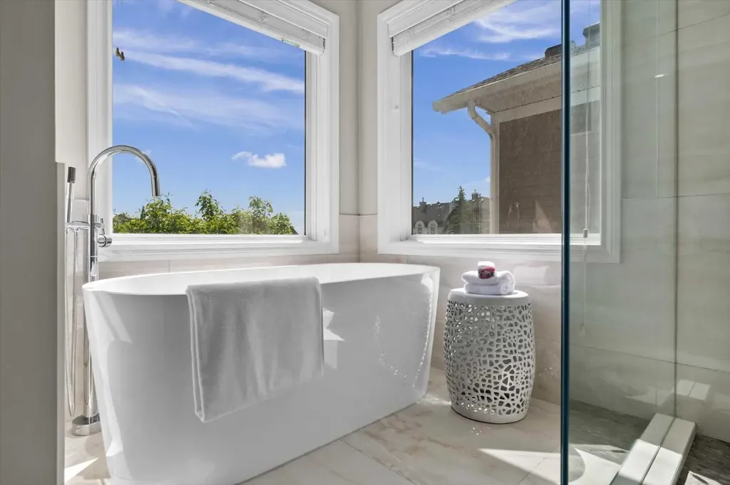 113 Ypres Green SW Calgary AB T2T6M3