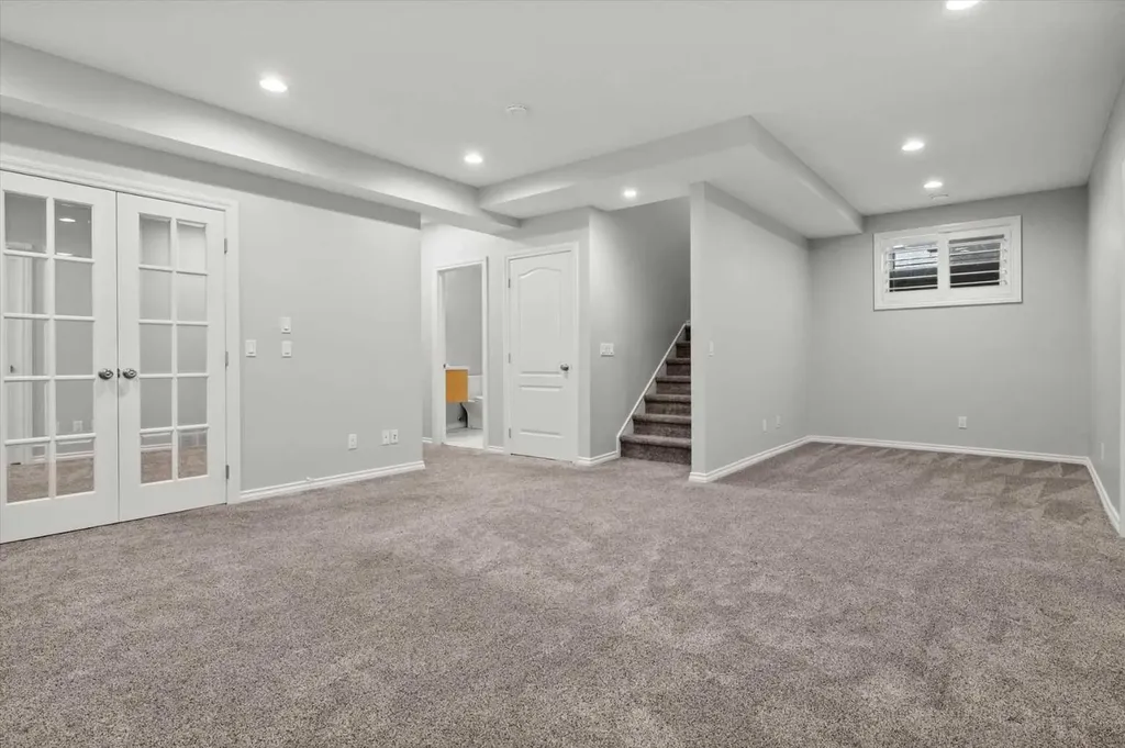 113 Ypres Green SW Calgary AB T2T6M3