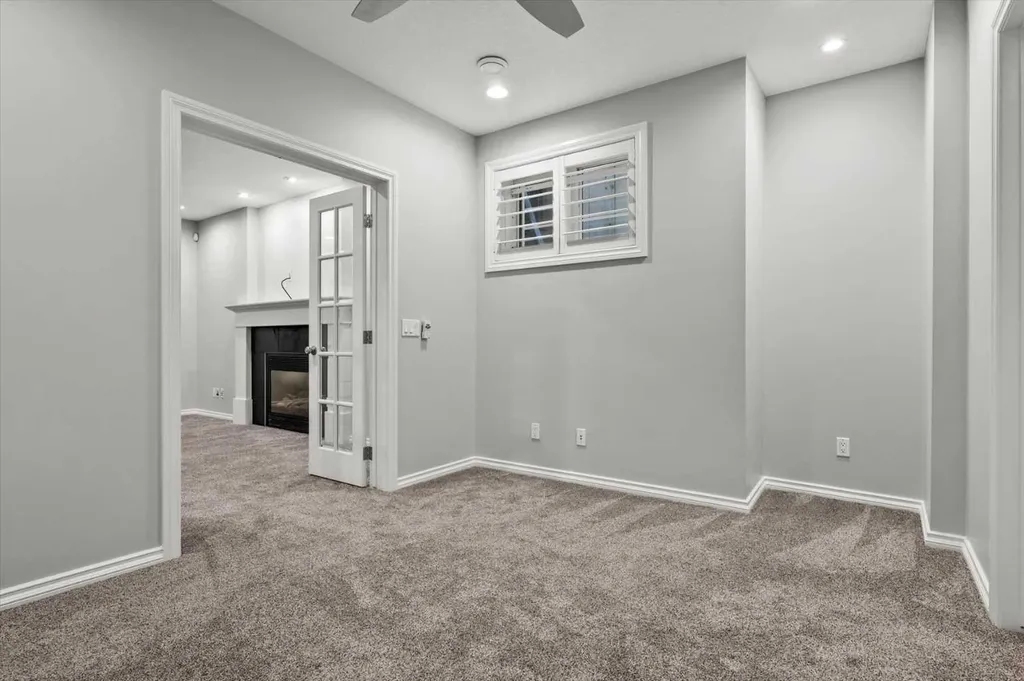 113 Ypres Green SW Calgary AB T2T6M3