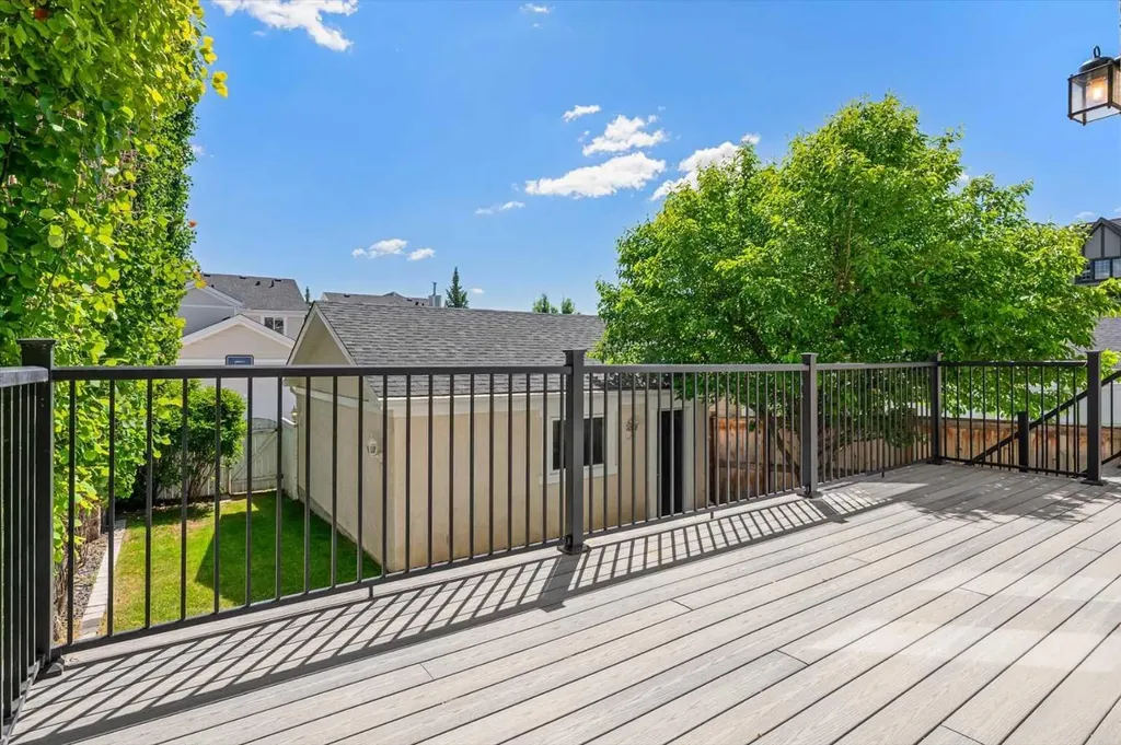 113 Ypres Green SW Calgary AB T2T6M3