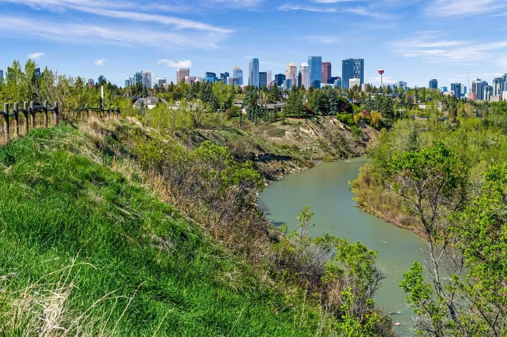 113 Ypres Green SW Calgary AB T2T6M3