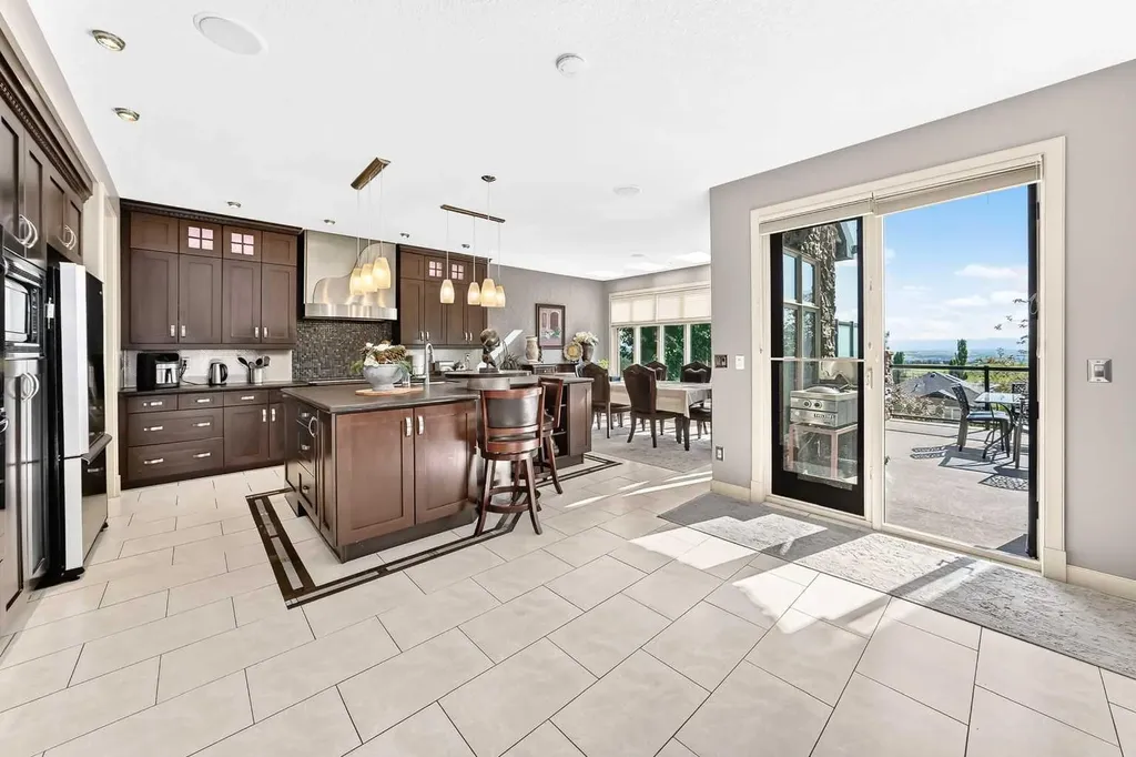 423 Rocky Ridge Drive NW Calgary AB T3G 5C2