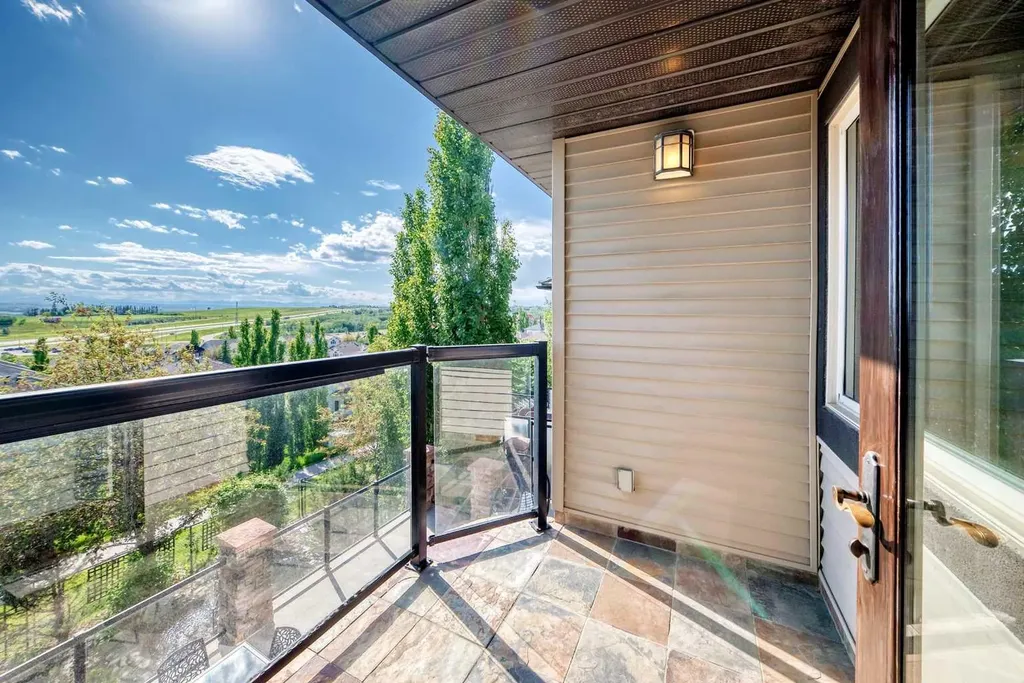 423 Rocky Ridge Drive NW Calgary AB T3G 5C2