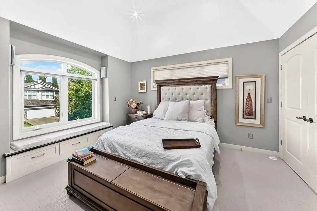 423 Rocky Ridge Drive NW Calgary AB T3G 5C2