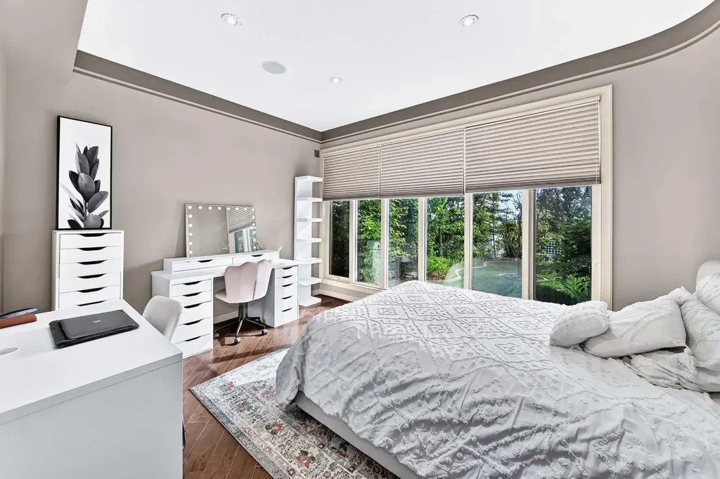 423 Rocky Ridge Drive NW Calgary AB T3G 5C2