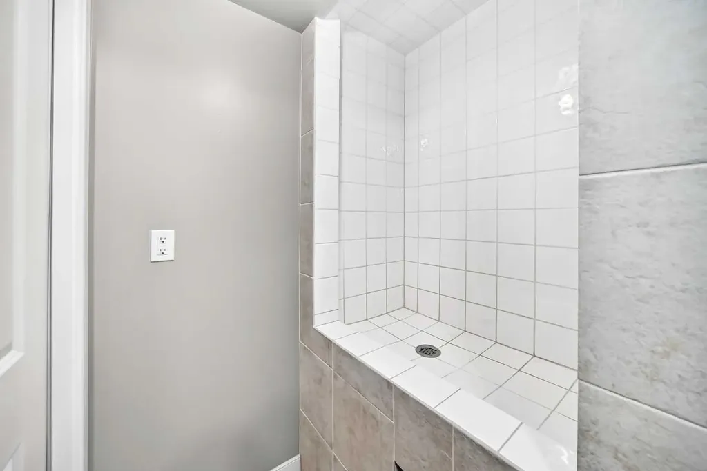 423 Rocky Ridge Drive NW Calgary AB T3G 5C2