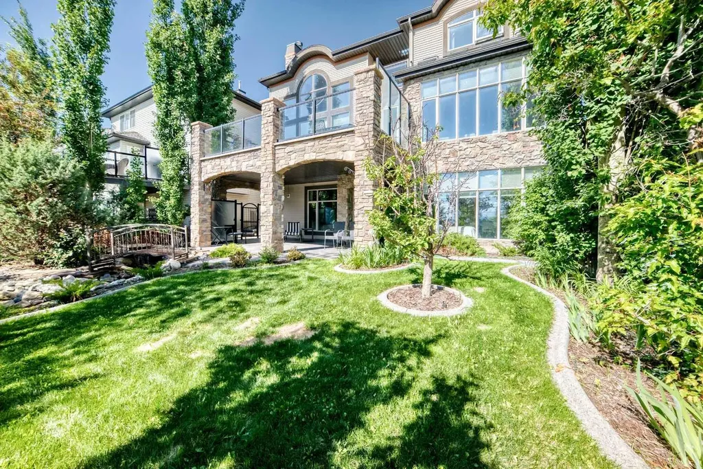 423 Rocky Ridge Drive NW Calgary AB T3G 5C2