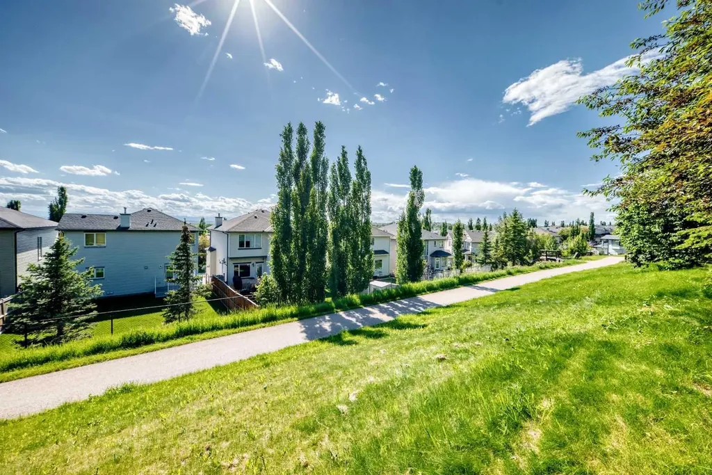 423 Rocky Ridge Drive NW Calgary AB T3G 5C2