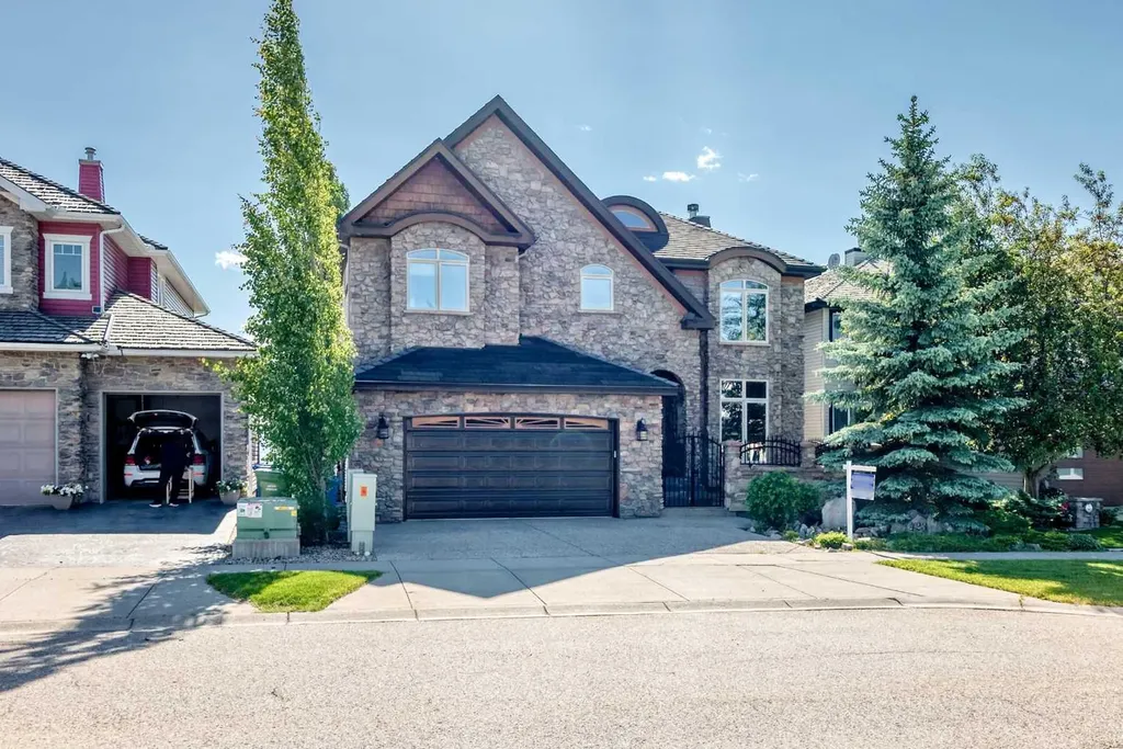 423 Rocky Ridge Drive NW Calgary AB T3G 5C2