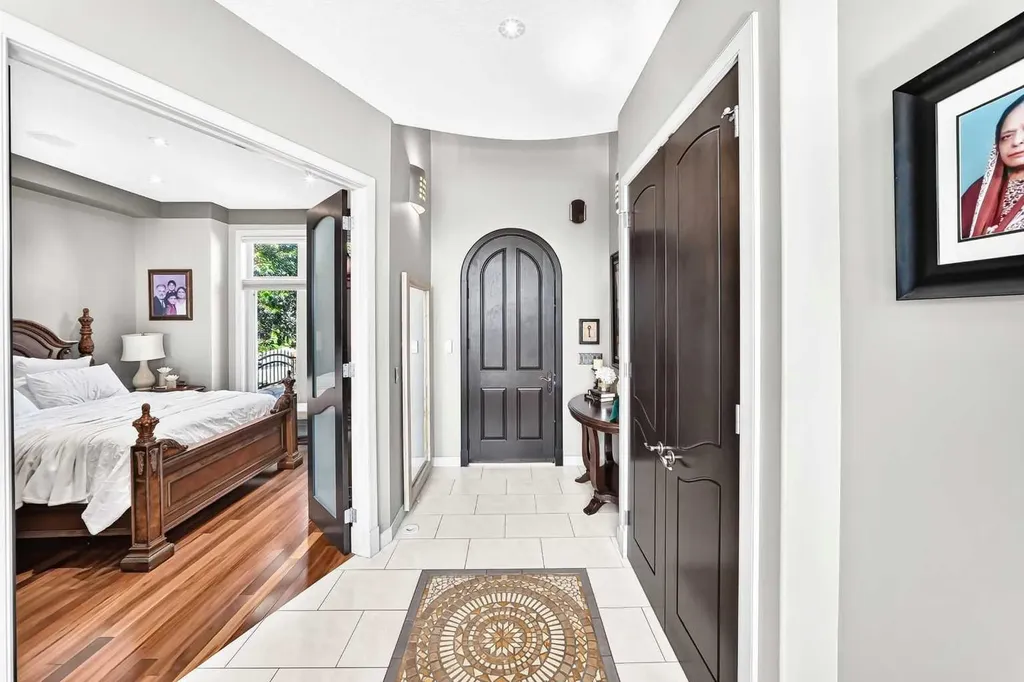 423 Rocky Ridge Drive NW Calgary AB T3G 5C2