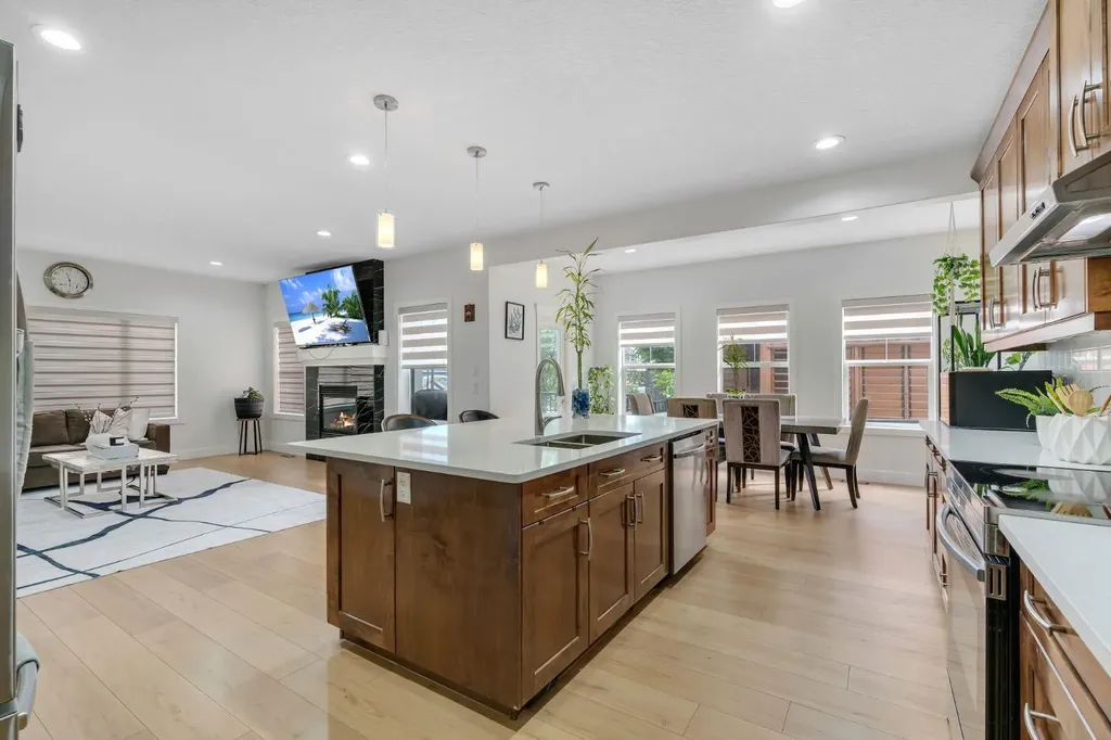71 Canals Close SW Airdrie AB T4B 0S6