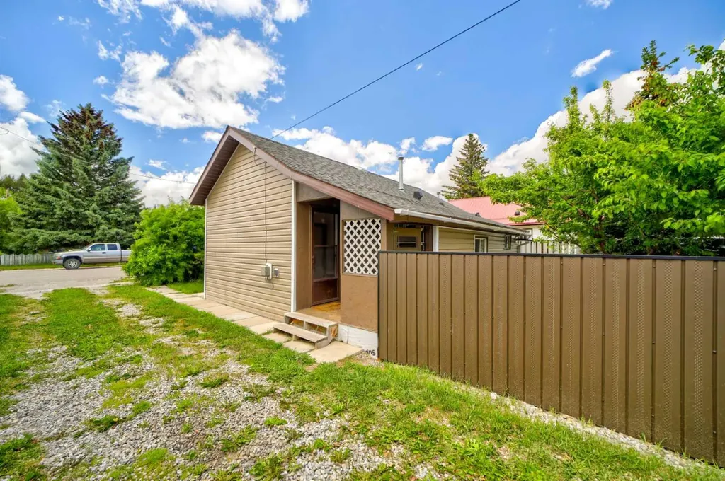 1225 84 Street Coleman AB T0K0M0