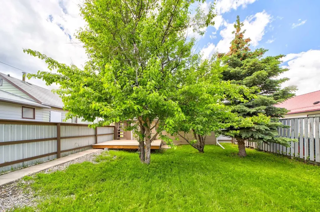 1225 84 Street Coleman AB T0K0M0