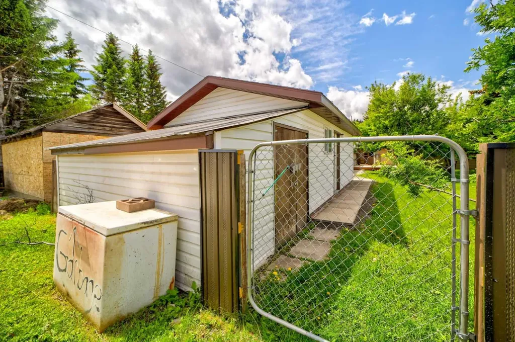 1225 84 Street Coleman AB T0K0M0