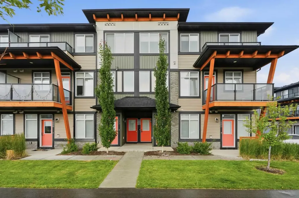 10060 46 Street NE Calgary AB T3J 2H8