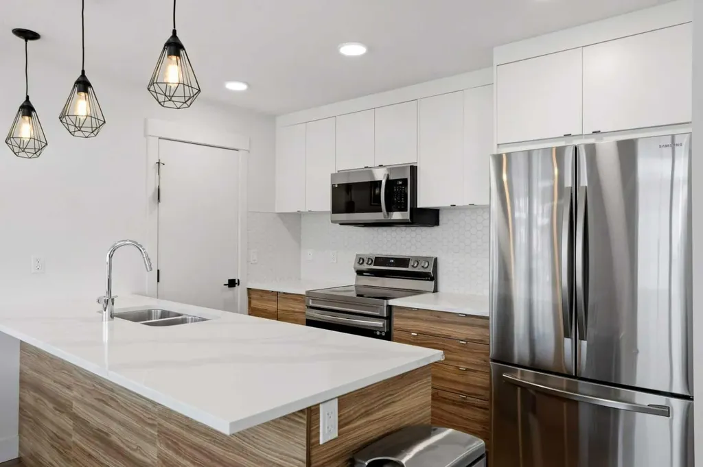 10060 46 Street NE Calgary AB T3J 2H8