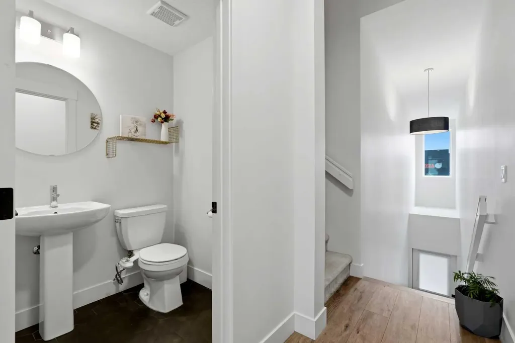 10060 46 Street NE Calgary AB T3J 2H8