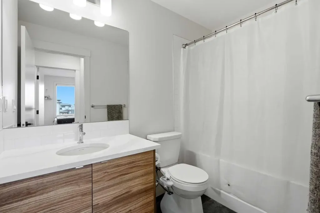 10060 46 Street NE Calgary AB T3J 2H8