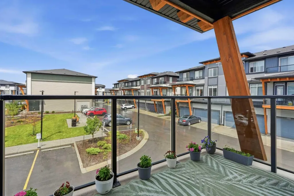10060 46 Street NE Calgary AB T3J 2H8