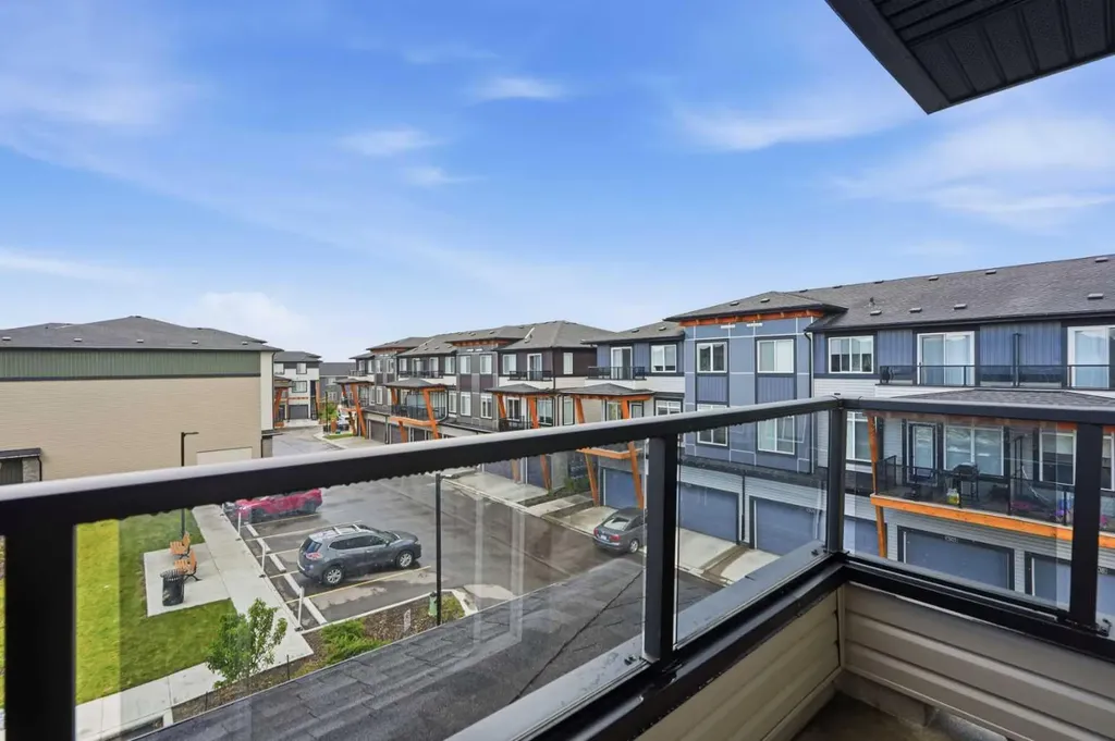10060 46 Street NE Calgary AB T3J 2H8