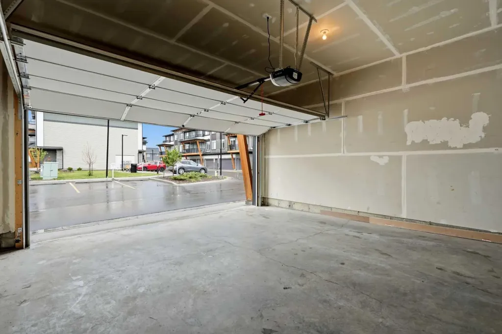 10060 46 Street NE Calgary AB T3J 2H8
