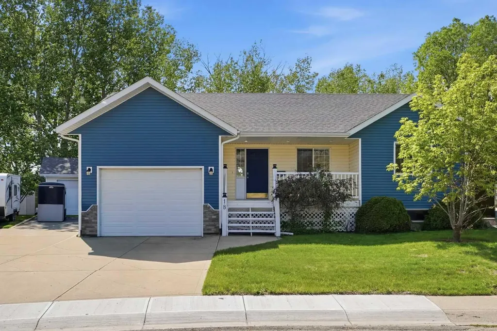 18 Osmond Close Red Deer AB T4N 6Y1