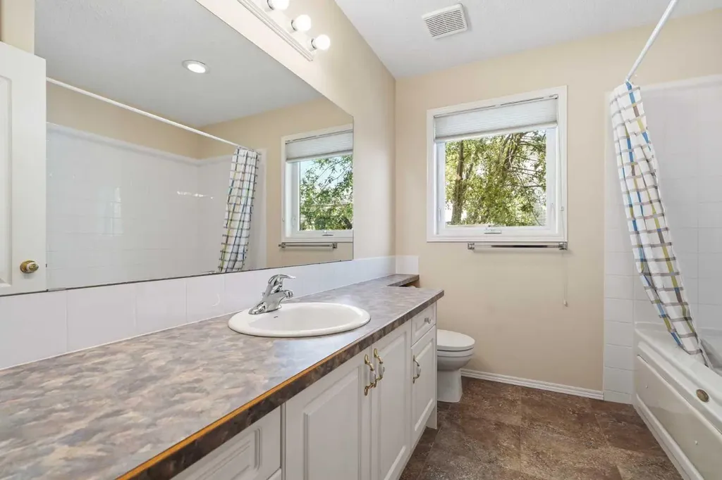 18 Osmond Close Red Deer AB T4N 6Y1
