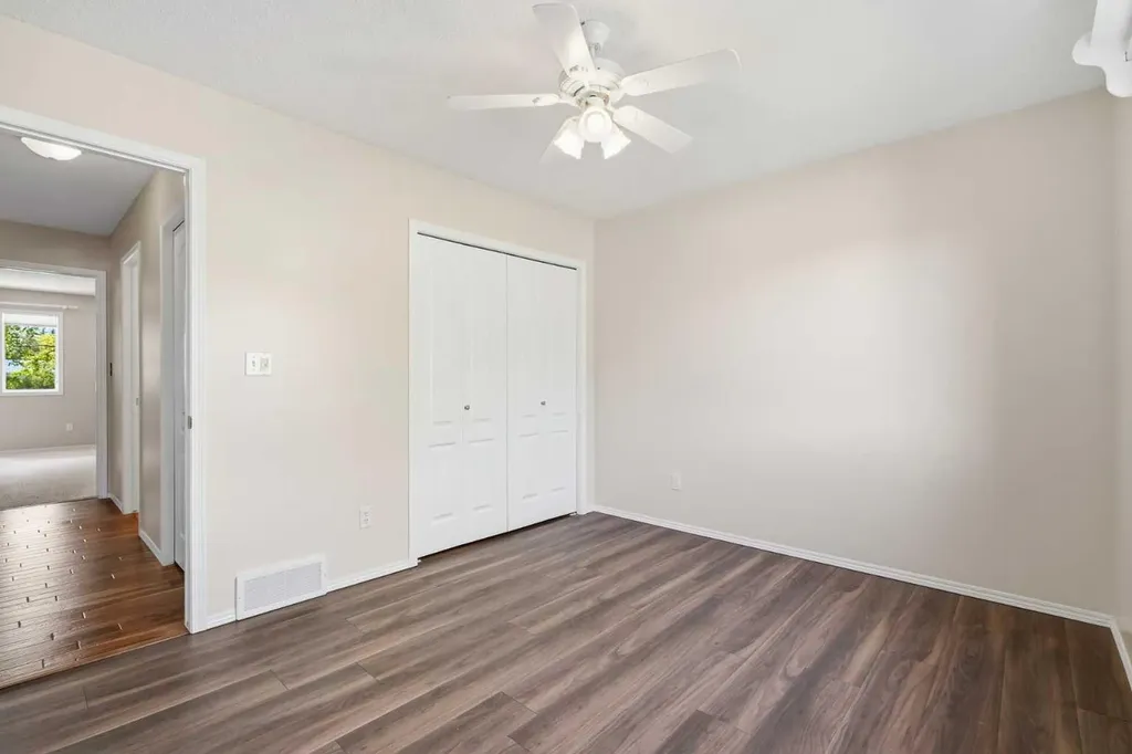 18 Osmond Close Red Deer AB T4N 6Y1