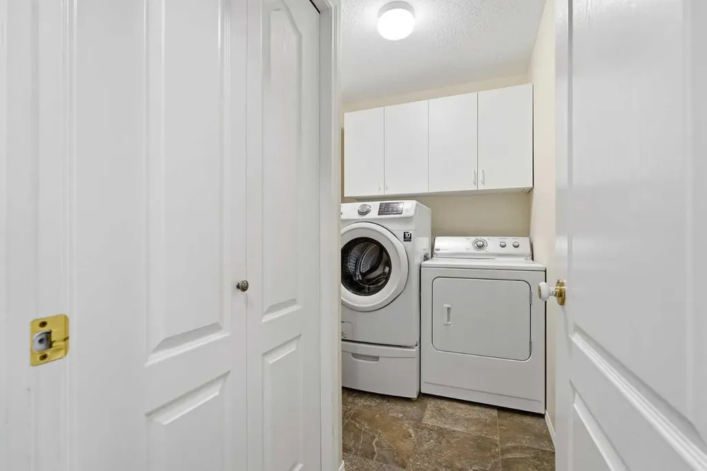 18 Osmond Close Red Deer AB T4N 6Y1