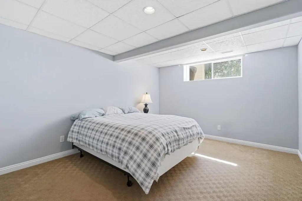 18 Osmond Close Red Deer AB T4N 6Y1