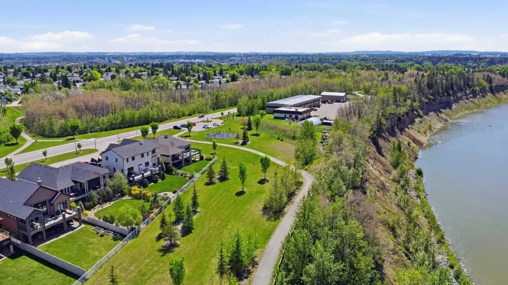 18 Osmond Close Red Deer AB T4N 6Y1