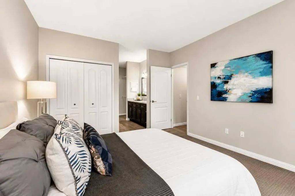 1997 Sirocco Drive SW Calgary AB T3H 3E6