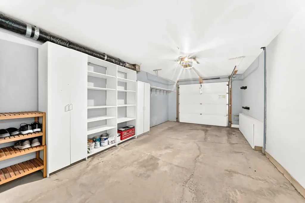 1997 Sirocco Drive SW Calgary AB T3H 3E6