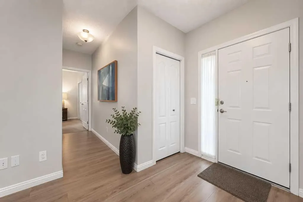 1997 Sirocco Drive SW Calgary AB T3H 3E6