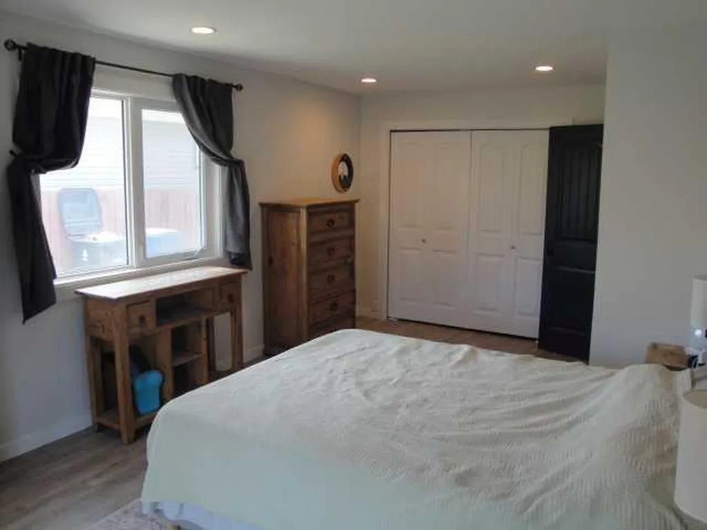 123 15th Street N Lethbridge AB T1H 2X3