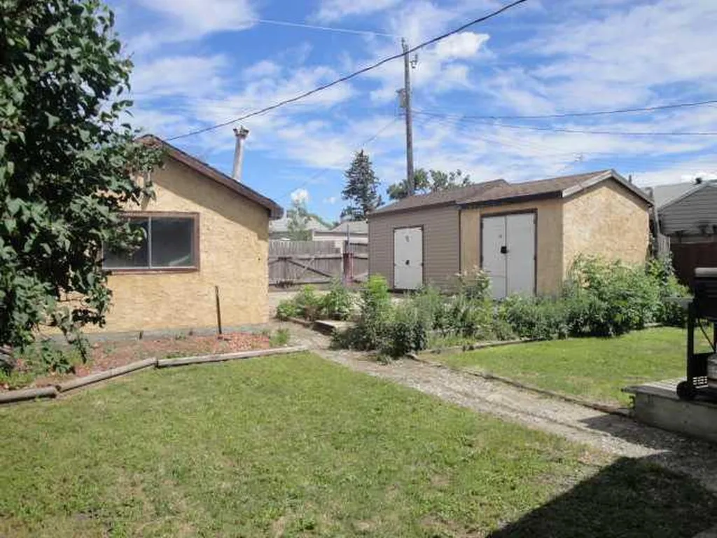 123 15th Street N Lethbridge AB T1H 2X3