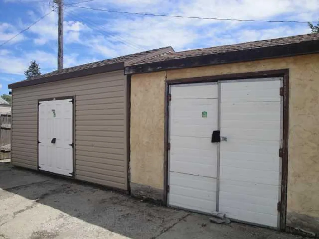 123 15th Street N Lethbridge AB T1H 2X3